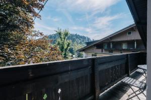 Ein allgemeiner Bergblick oder ein Berglick von der Ferienwohnung aus