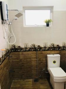 Bathroom sa Kandy River Garden