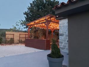 Budova, kde se vila nachází