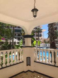 Bazén v ubytovaní Apartment near La Mata beach alebo v jeho blízkosti
