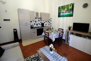 Η κουζίνα ή μικρή κουζίνα στο [Bronzino Guest Home] - Appartamento privato +15 φωτογραφίες
