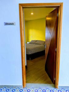OFF HOSTEL客房内的一张或多张床位