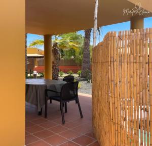 Ein Patio oder anderer Außenbereich in der Unterkunft B-Rent Mariposa Private Garden
