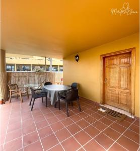 Ein Balkon oder eine Terrasse in der Unterkunft B-Rent Mariposa Private Garden