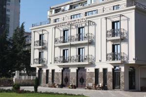 The building in which a szállodákat is located