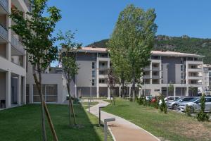 Γενική θέα στο βουνό ή θέα στο βουνό από  αυτό το ξενοδοχείο διαμερισμάτων