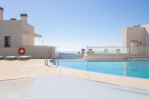 Bazén v ubytovaní Luxury Penthouse Large Terrace OR79 by AORA STAY alebo v jeho blízkosti