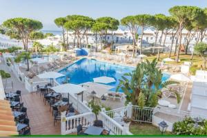 Basen w obiekcie SEA VIEW Holiday Home in Marbella Resort lub w pobliżu