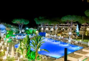 Basen w obiekcie SEA VIEW Holiday Home in Marbella Resort lub w pobliżu