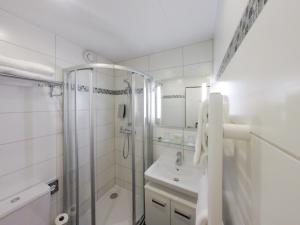 A bathroom at Hotel Boltzmann
