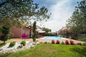 Bazén v ubytovaní Villa Magdalena, Biograd na Moru alebo v jeho blízkosti