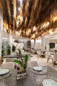 Een zitgedeelte bij Mazarine Hotel, Vlorë, Albania