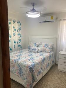Gallery image of Beachfront Apartment, Quiet 4 Beds, 1 Bath, AC, Wi-Fi, Hot Water, in Paraiso near Los Patos in Paraíso +126 photos