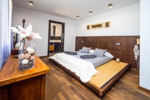 Postel nebo postele na pokoji v ubytování Villa Del Sol + 21 fotografií