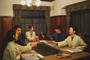 Ospiti di 古民家宿るうふ 蔦之家