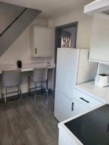 Een keuken of kitchenette bij Vetrelax Colchester 3bedroom house