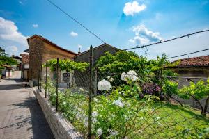 Afbeelding uit fotogalerij van Apartma Bajc in Ajdovščina