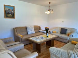 Istumisnurk majutusasutuses Holiday Home Anger by Interhome