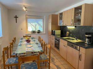 Köök või kööginurk majutusasutuses Holiday Home Anger by Interhome