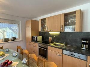 Köök või kööginurk majutusasutuses Holiday Home Anger by Interhome