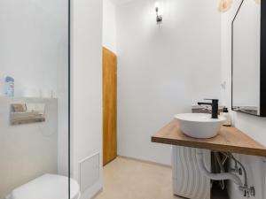 Kúpeľňa v ubytovaní Holiday Home Kata by Interhome