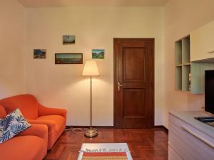 O zonă de relaxare la Apartment Laghetto by Interhome