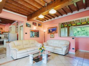 Χώρος καθιστικού στο Holiday Home Verde Versilia by Interhome