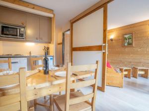 Kuchyň nebo kuchyňský kout v ubytování Apartment Arcelle 203 by Interhome