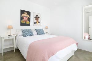 Un pat sau paturi într-o cameră la Las Rosas