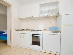 Dapur atau dapur kecil di Apartment Renata by Interhome