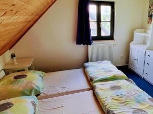 Posteľ alebo postele v izbe v ubytovaní Holiday Home Holiday Hill 42 by Interhome