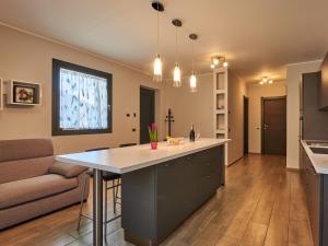 Kuchyň nebo kuchyňský kout v ubytování Apartment Panorama by Interhome