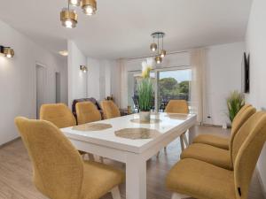 Część wypoczynkowa w obiekcie Holiday Home Villa Palma by Interhome