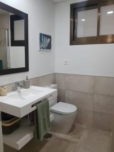 Koupelna v ubytování Apartamento Plaza del Teatro Parking free + 15 fotografií