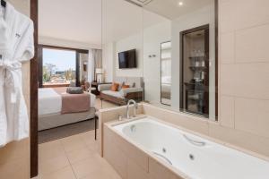 Voodi või voodid majutusasutuse Barceló Tenerife Royal Level toas