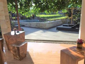The Aroma Villa Munduk外面的花园