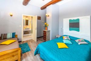 Postel nebo postele na pokoji v ubytování Logis Auberge De Tavel