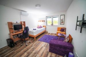 Μια τηλεόραση ή/και κέντρο ψυχαγωγίας στο Riverside Plaza