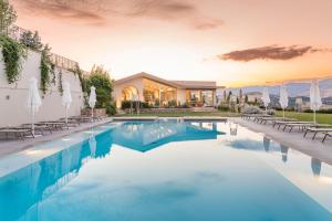 The swimming pool at or close to Rocca dei Saraceni