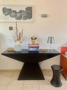 Fotografia z galérie ubytovania Bright and quiet house with two gardens north shade and south sun v destinácii La Ciotat