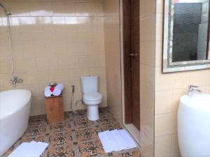The Aroma Villa Munduk的一间浴室