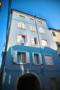 Budova, v ktorej sa apartmán nachádza