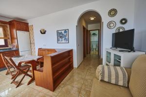 Zdjęcie z galerii obiektu La Pardela - 2BR Sea Views Private Terrace - Wifi w mieście Valverde