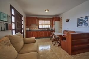 Zdjęcie z galerii obiektu La Pardela - 2BR Sea Views Private Terrace - Wifi w mieście Valverde