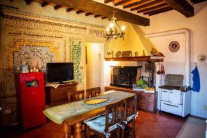 Kuchyň nebo kuchyňský kout v ubytování Il Libro- Family Holiday in Tuscany