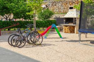 Herní místnost nebo prostor pro děti v ubytování HOLIDAY HOME MARTINA, Vinjani - Imotski