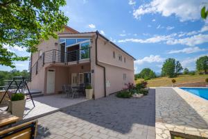 Bazén v ubytování HOLIDAY HOME MARTINA, Vinjani - Imotski nebo v jeho okolí