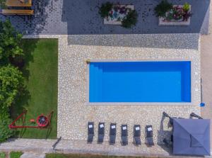 Bazén v ubytování HOLIDAY HOME MARTINA, Vinjani - Imotski nebo v jeho okolí