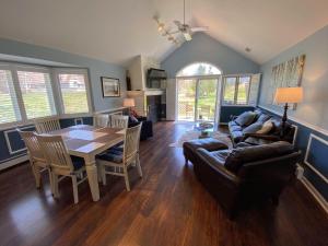 Χώρος καθιστικού στο G3 Classy Bretton townhome with AC fast wifi great mountain views right on the golf course