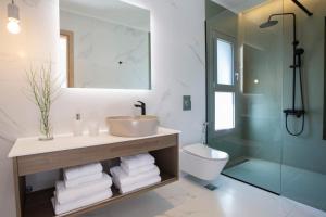 Kúpeľňa v ubytovaní villa-agrielia + 37 fotografií